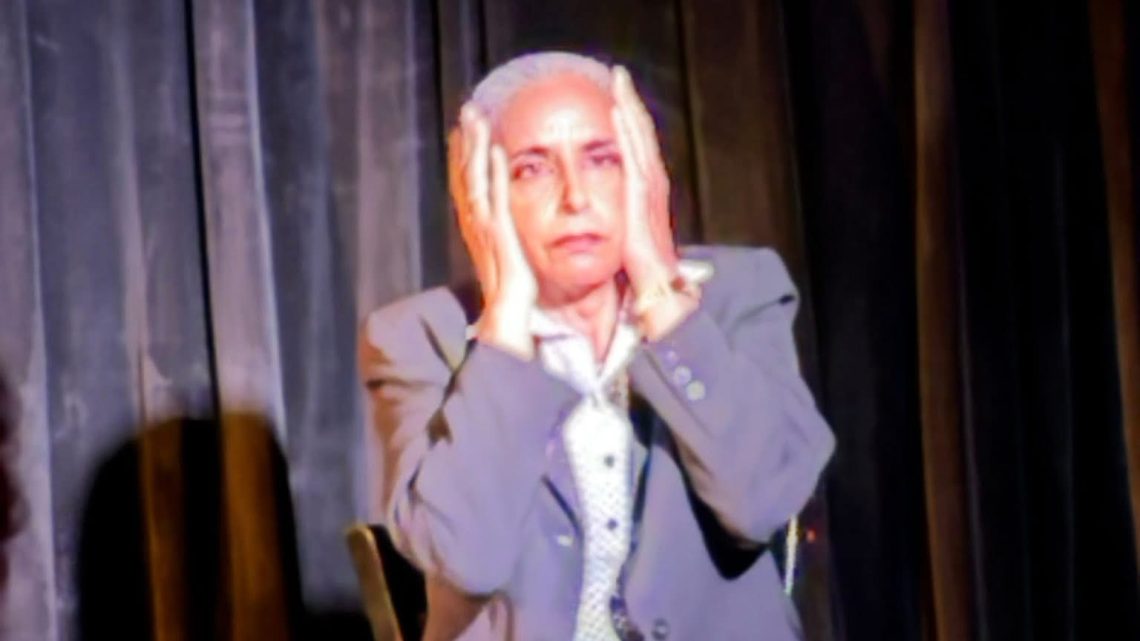 ”La lectora de HP Lovecraft” de Canales en el Spanglish de TEBA